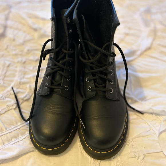 Dr Marten’s 1460 - Picture 7 of 9